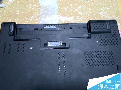 ThinkPad T440p笔记本怎么安装上液态金属导热垫?