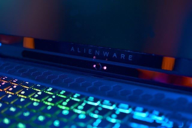 Alienware m17筆記本值得買嗎 Alienware m17輕薄筆記本上手體驗(yàn)及評(píng)測(cè)