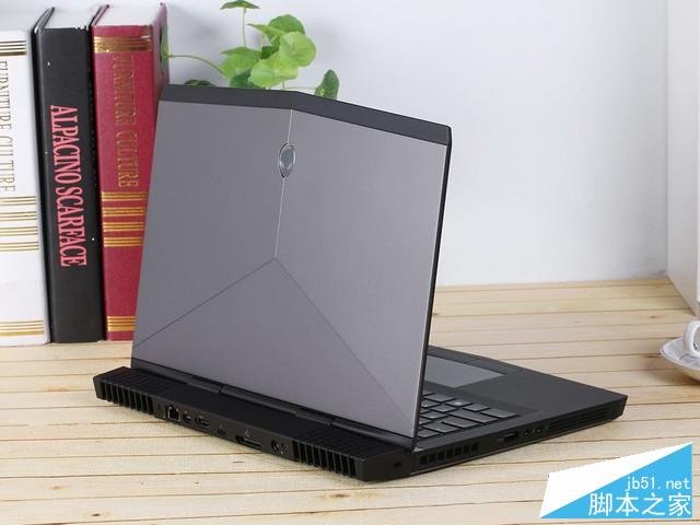 Alienware 13 R3值得买吗？Alienware 13 R3游戏本深度图解评测