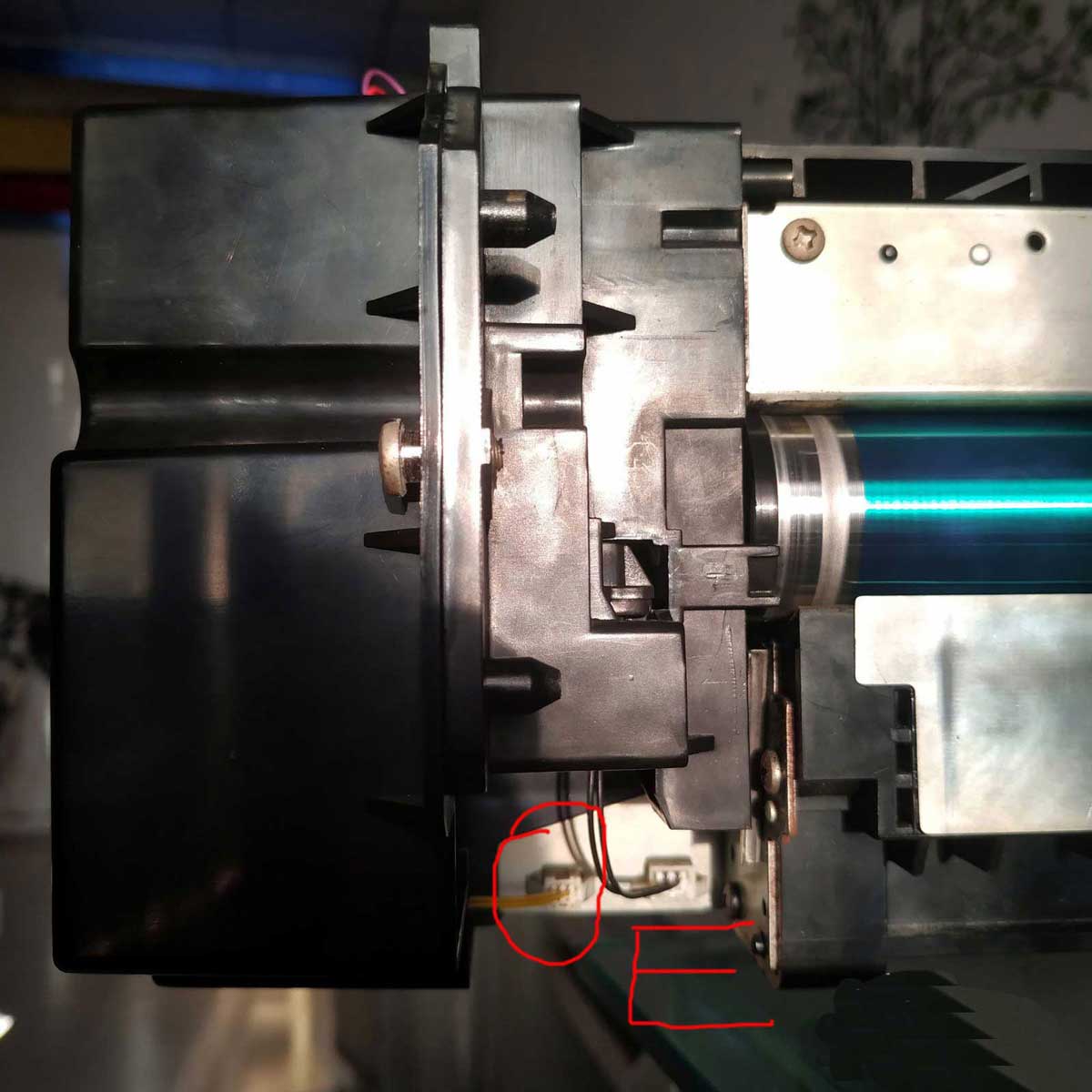 東芝181復(fù)印機(jī)怎么換鼓芯及充電格柵漏電維修?