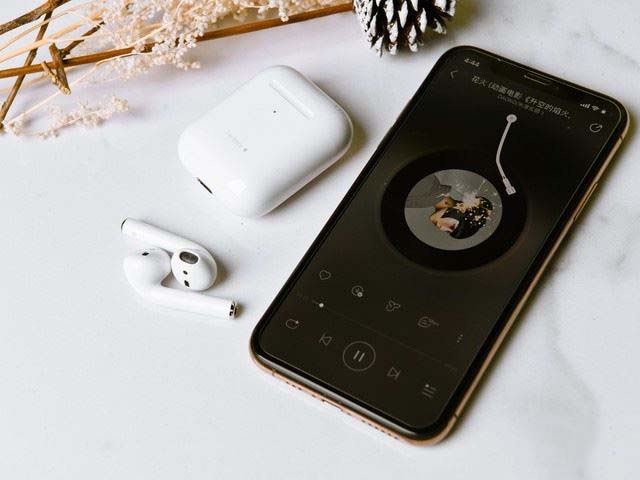 索尼新款降噪豆和苹果AirPods 2哪款好 索尼新款降噪豆和苹果AirPods 2区别对比