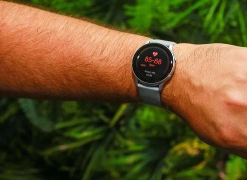 三星Galaxy Watch Active 2与Apple Watch 4哪款好?