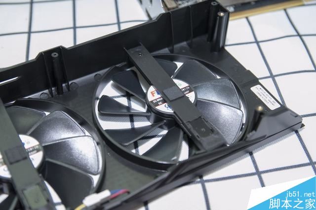 RX 560XT顯卡性能怎么樣 RX 560XT顯卡性能及拆解圖文評測