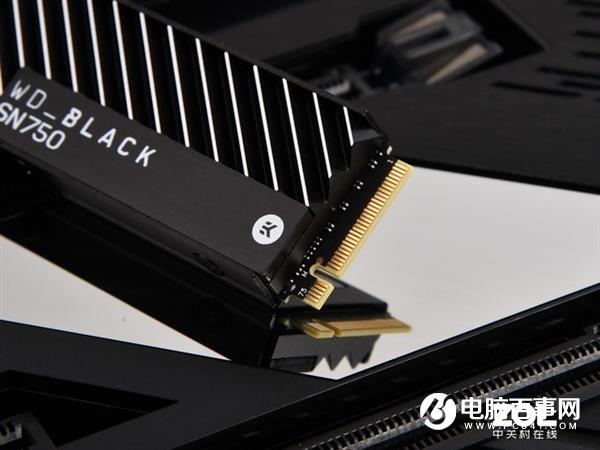 放棄PCIE 4.0吧 這可能是目前最能打的SSD